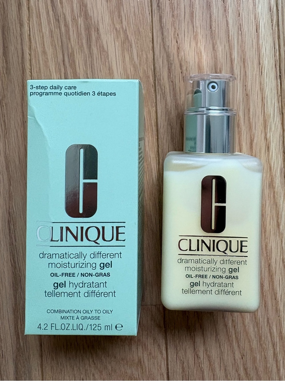 Clinique Dramatically Different OIL FREE Moisturizing Gel - NEW